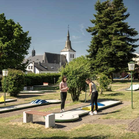 Minigolf Altes Backhaus, Bleialf, © Eifel Tourismus GmbH, Dominik Ketz Minigolf Altes Backhaus, Bleialf, © Eifel Tourismus GmbH, Dominik Ketz