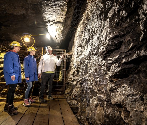 Führung im Besucherbergwerk Mühlerberger Stollen, © Tourist-Information Prümer Land/ET GmbH Führung im Besucherbergwerk Mühlerberger Stollen, © Tourist-Information Prümer Land/ET GmbH
