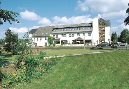 Hotel Schoos. Baselt, © Tourist-Information Prümer Land Hotel Schoos. Baselt, © Tourist-Information Prümer Land