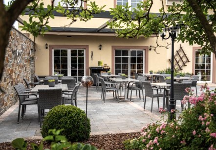 Biergarten, © TI-Prüm/ Altes Backhaus Diana Hens Biergarten, © TI-Prüm/ Altes Backhaus Diana Hens