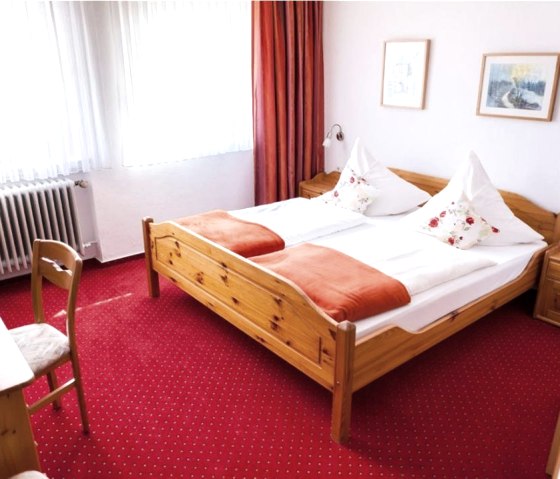 Doppelzimmer, © Hotel-Rest. Schoos Doppelzimmer, © Hotel-Rest. Schoos