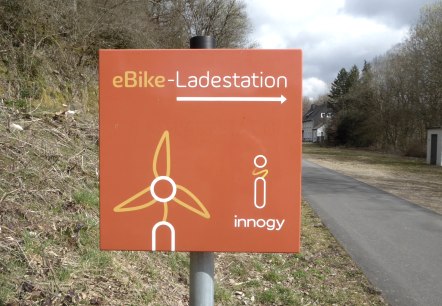 e-bike-ladestation Pronsfeld am Radweg, © Tourist-Information Prümer Land e-bike-ladestation Pronsfeld am Radweg, © Tourist-Information Prümer Land
