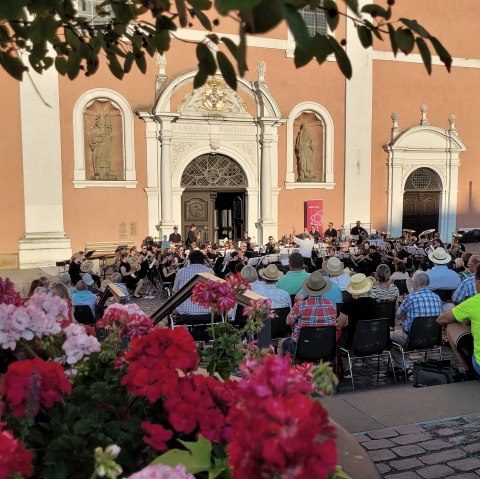 Kreismusikorchester Basilika Prüm, © Tourist-Information Prümer Land, Sebastian Wiesen Kreismusikorchester Basilika Prüm, © Tourist-Information Prümer Land, Sebastian Wiesen