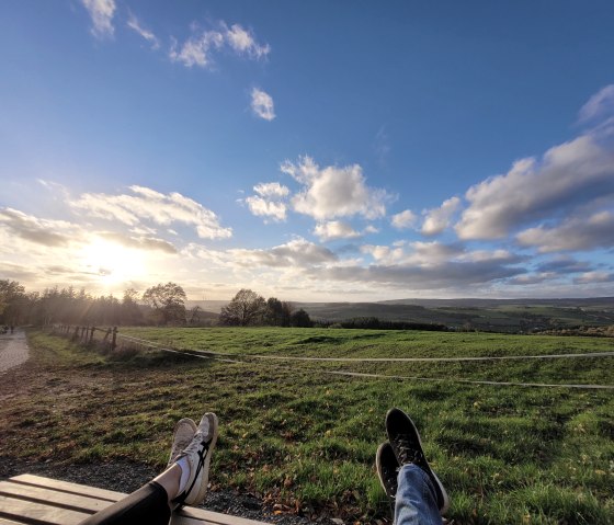 Weitblick auf einer Wanderung um Prüm, © Tourist-Information Prümer Land Sebastian Wiesen Weitblick auf einer Wanderung um Prüm, © Tourist-Information Prümer Land Sebastian Wiesen