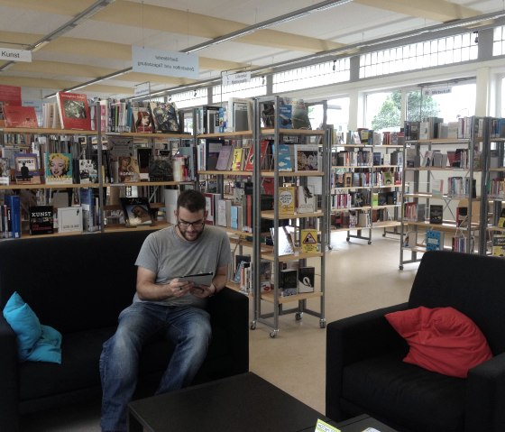 Bücherei Prüm Leseecke, © Tourist-Information Prümer Land/Zentralbücherei Prüm Bücherei Prüm Leseecke, © Tourist-Information Prümer Land/Zentralbücherei Prüm