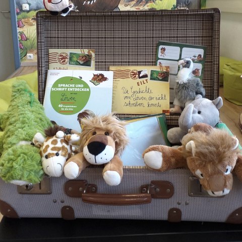 B&uuml;cherei Pr&uuml;m 2024 Geschichten aus dem Koffer, &copy; Tourist-Information Pr&uuml;mer Land/B&uuml;cherei Pr&uuml;m