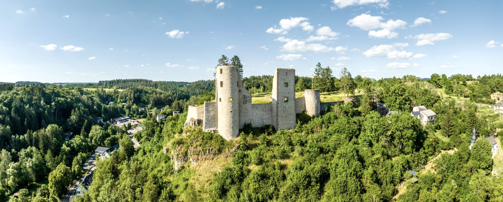 Burgruine Sch&ouml;necken, &copy; Eifel Tourismus GmbH, Dominik Ketz