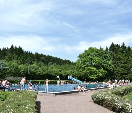 Stadt Pr&uuml;m Freibad 1, &copy; Tourist-Information Pr&uuml;mer Land, Manfred Schuler