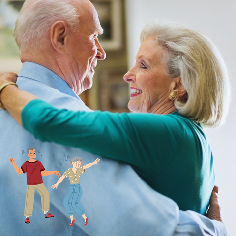 Ein älteres Paar tanzt miteinander und lächelt sich an. Es strahlt Freude und Zuneigung aus.