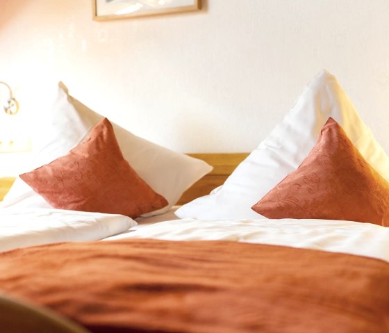 Doppelzimmer, &copy; Hotel-Rest. Schoos