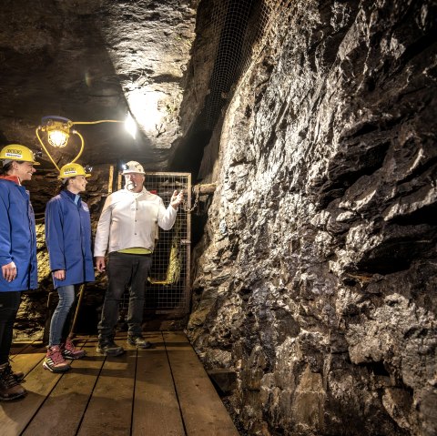 Führung im Besucherbergwerk Mühlerberger Stollen, © Tourist-Information Prümer Land/ET GmbH