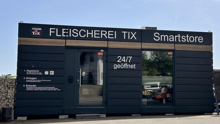 Einkaufscontainer der Fleischerei Tix, Frontansicht