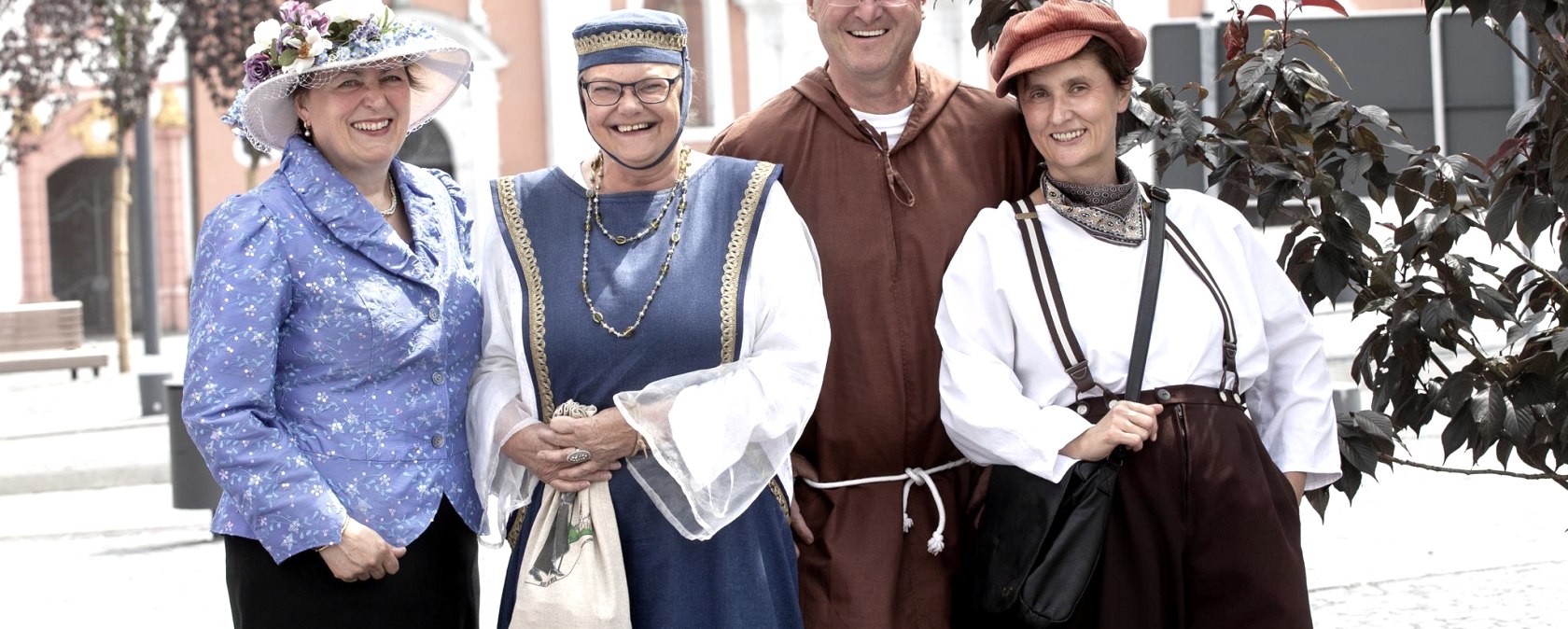 Die Gästeführer der Stadt Prüm, © Tourist-Information Prümer Land u. PM Studios