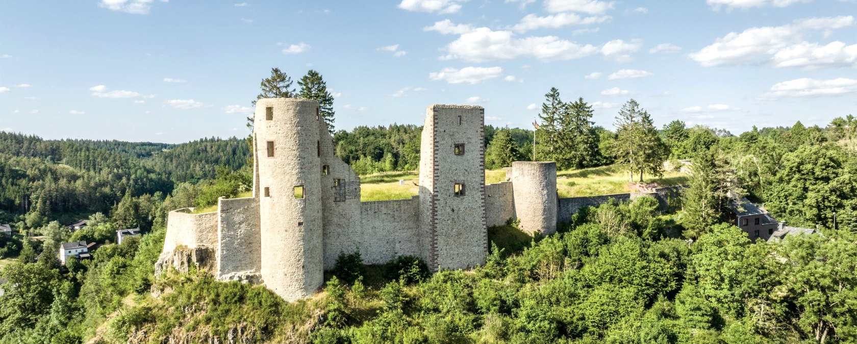 Burg Sch&ouml;necken, &copy; Eifel Tourismus GmbH, Dominik Ketz