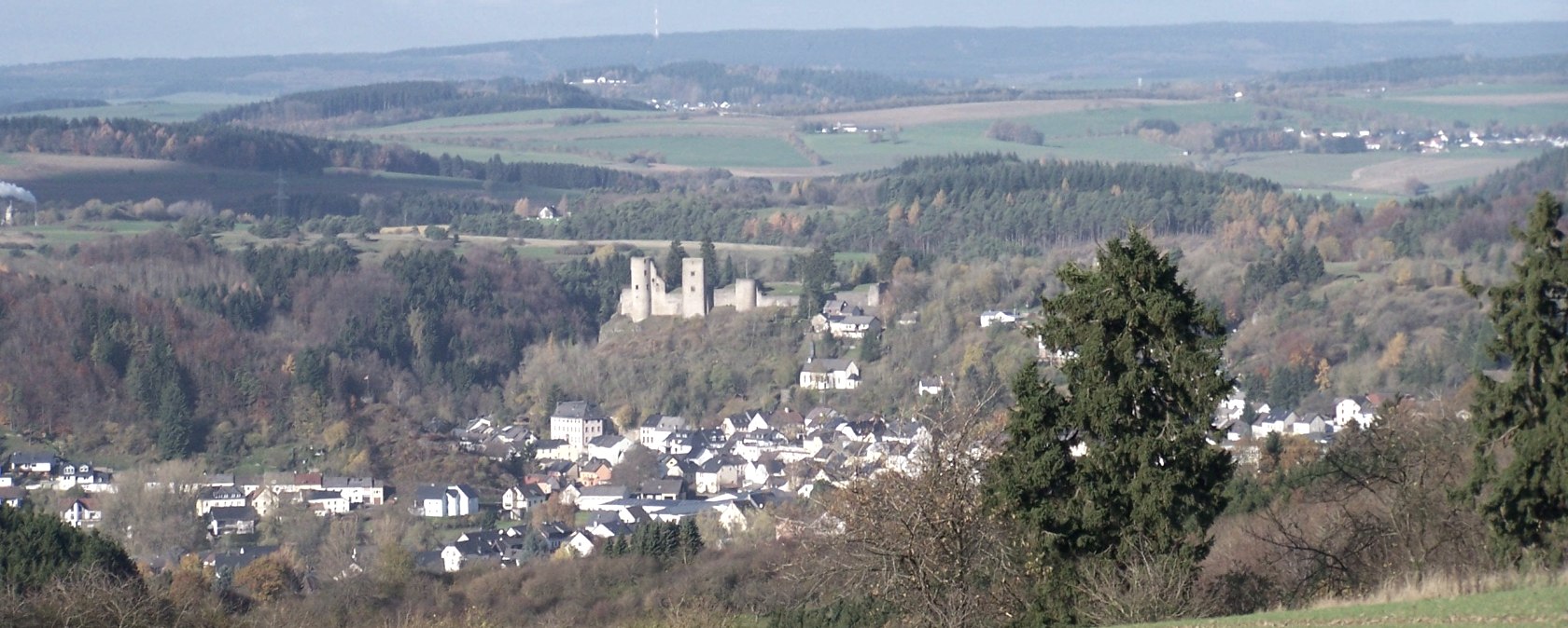 Panorama Schönecken, © Tourist-Information Prümer Land/Naturpark Geschäftsstelle Prüm