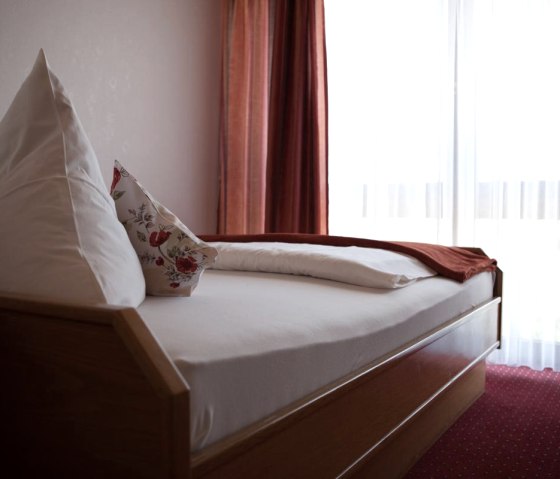 Einzelzimmer komfort, &copy; Hotel-Rest. Schoos