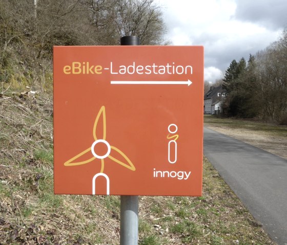 e-bike-ladestation Pronsfeld am Radweg, &copy; Tourist-Information Pr&uuml;mer Land