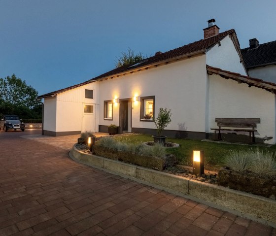 2025_07_16-19_Backhaus_Nacht_1_Zensiert