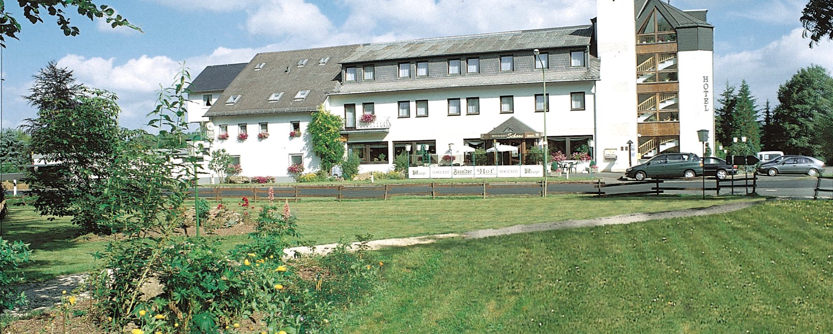 Hotel Schoos. Baselt, © Tourist-Information Prümer Land